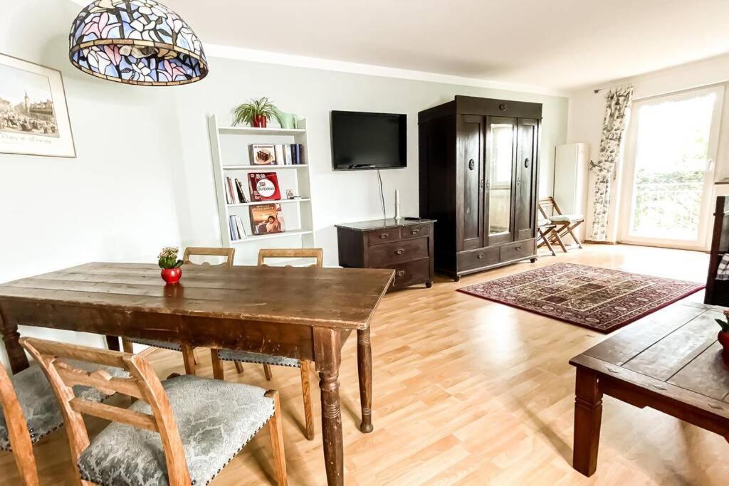 לייפציג Apartment Am Auensee Mit Grosser Terrasse & Privat-Parkplatz מראה חיצוני תמונה